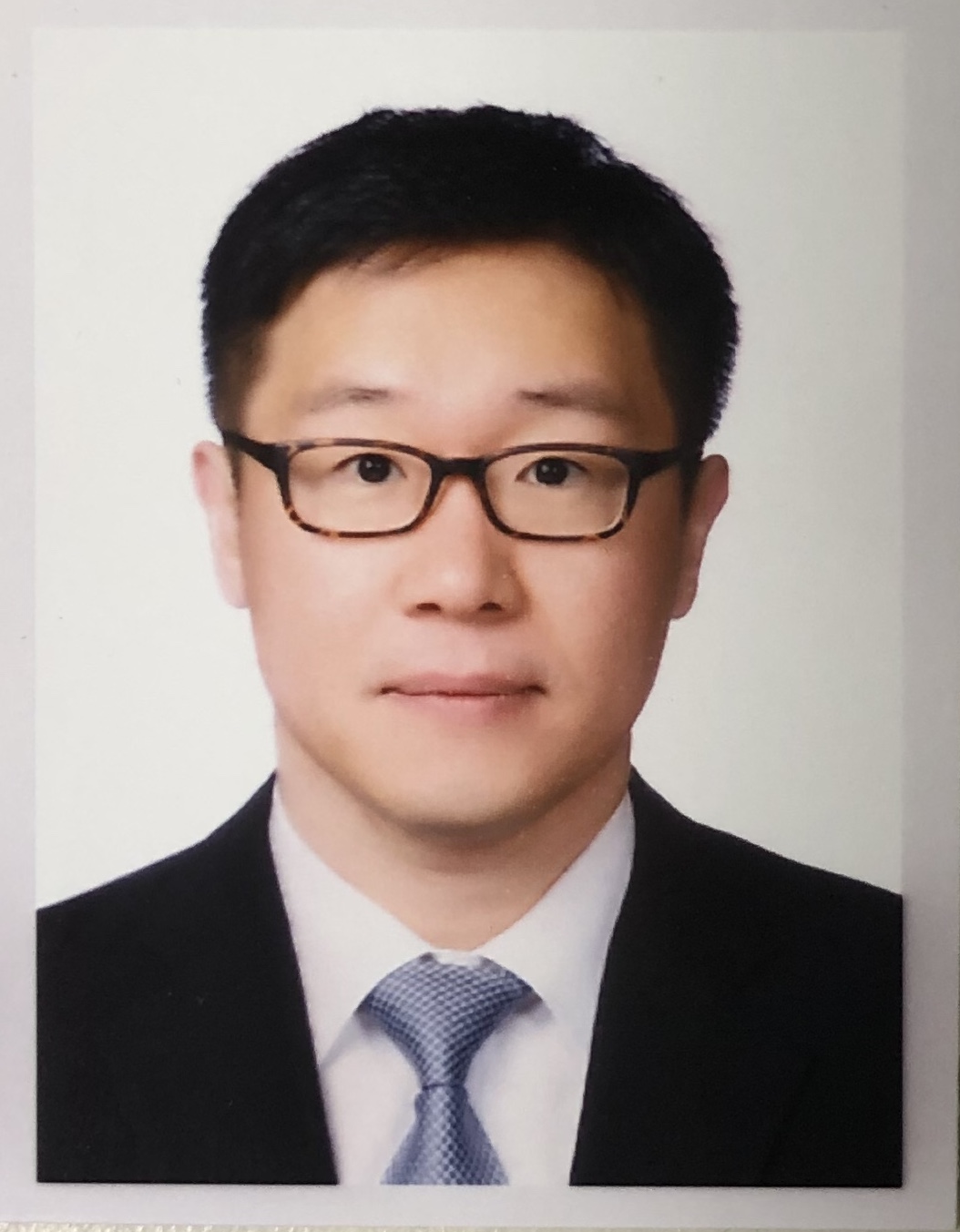 김동원